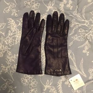 New with tags coach gloves!